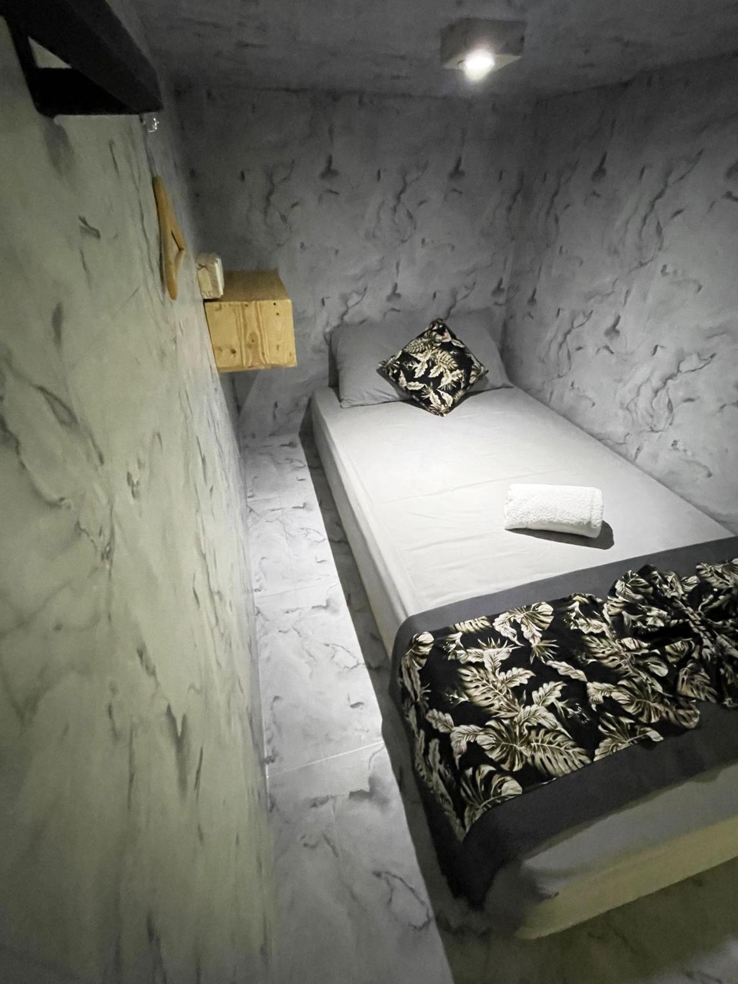 Pedidi Penida Hostel Batununggul Ngoại thất bức ảnh