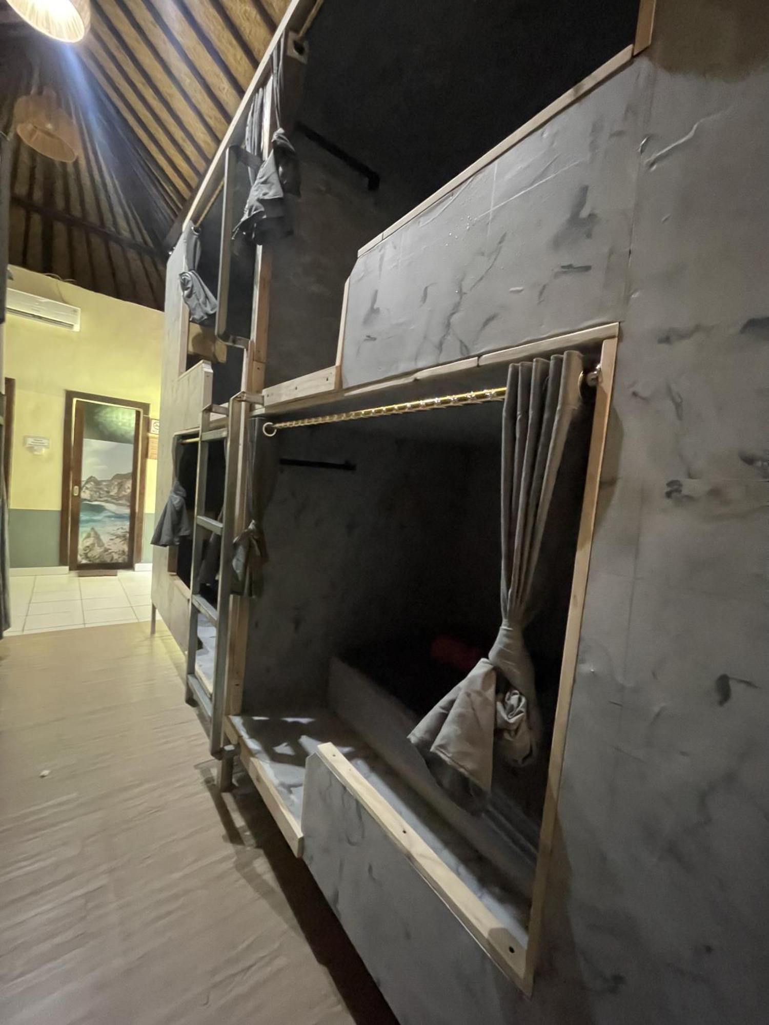 Pedidi Penida Hostel Batununggul Ngoại thất bức ảnh