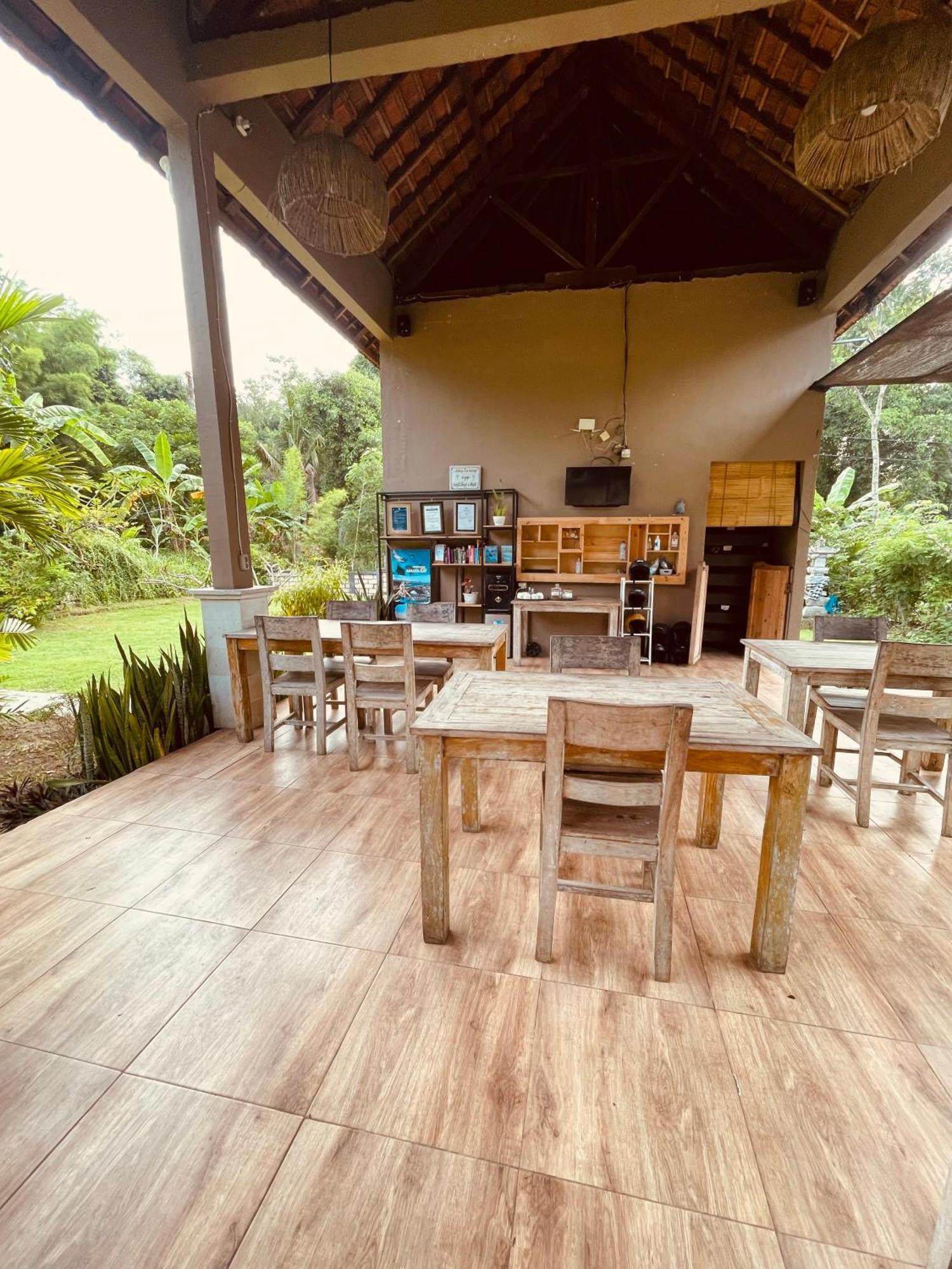Pedidi Penida Hostel Batununggul Ngoại thất bức ảnh