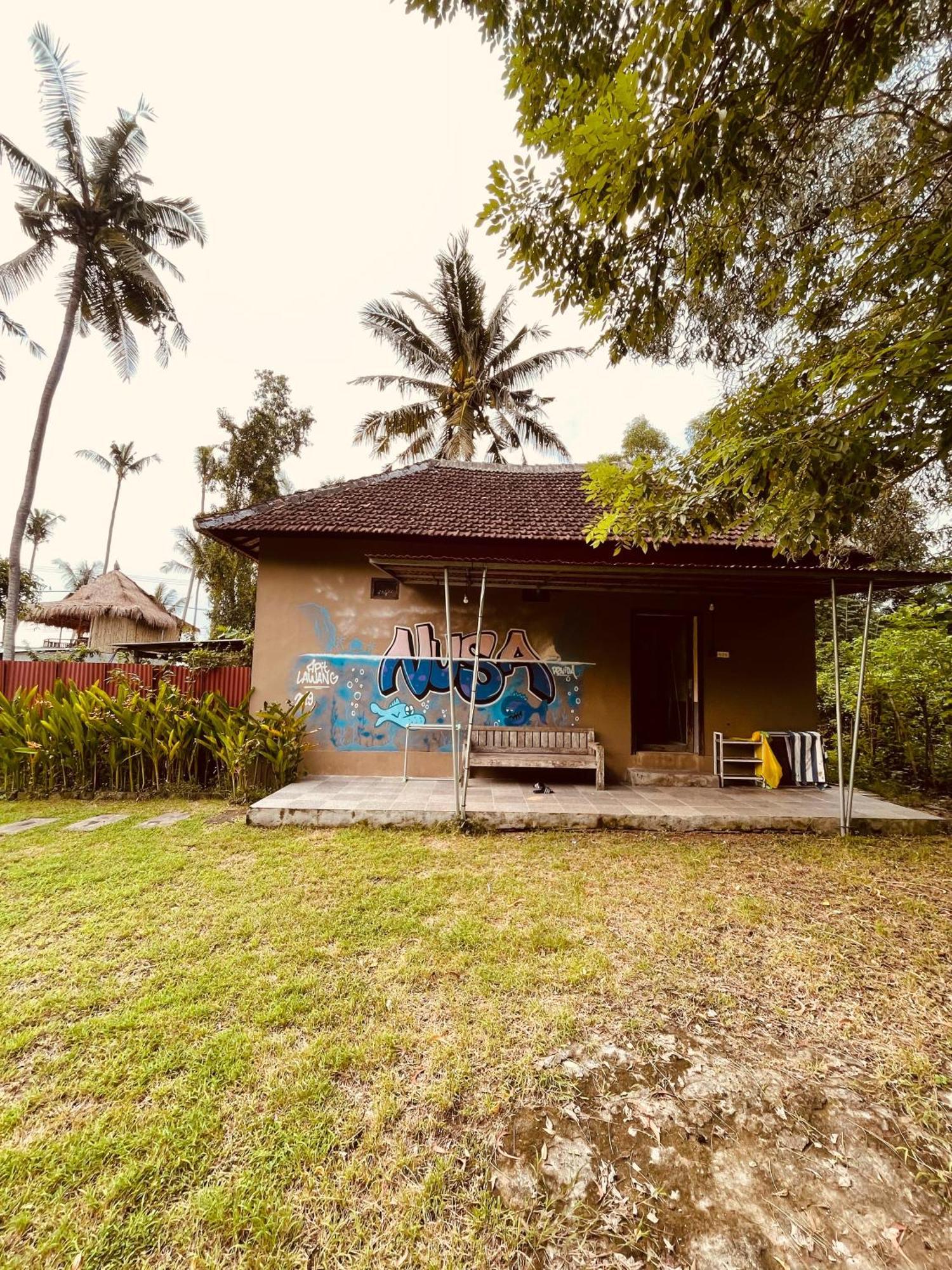 Pedidi Penida Hostel Batununggul Ngoại thất bức ảnh