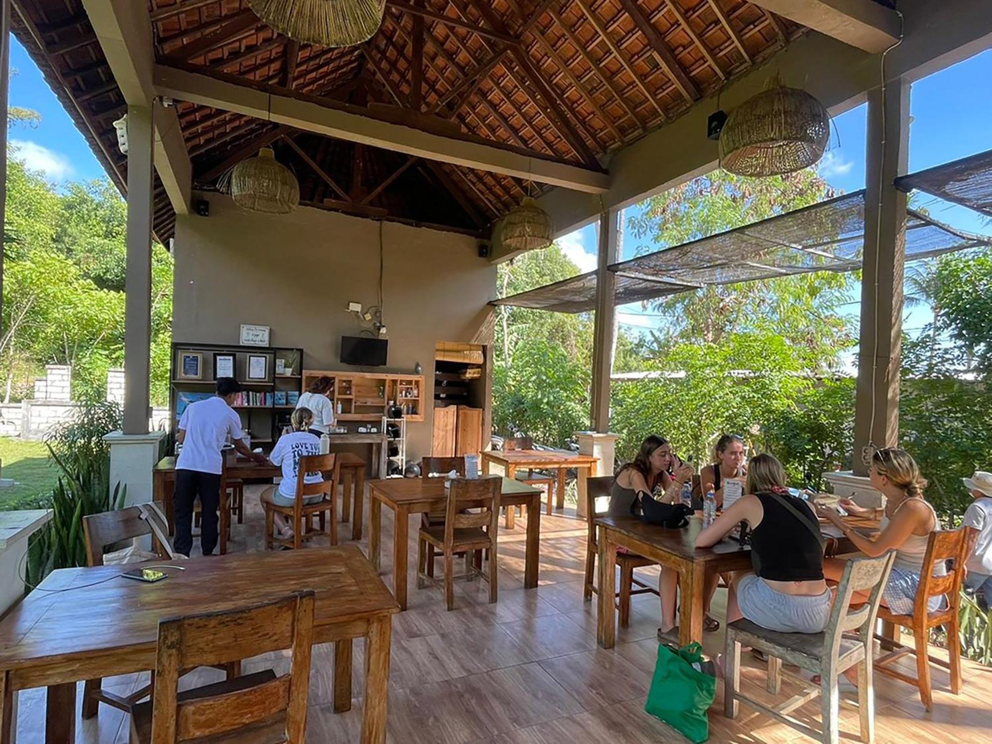 Pedidi Penida Hostel Batununggul Ngoại thất bức ảnh